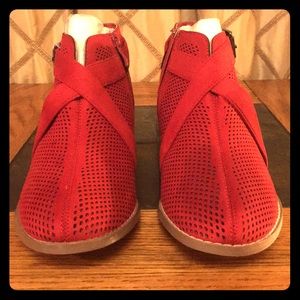 Journee collection booties size 8.5